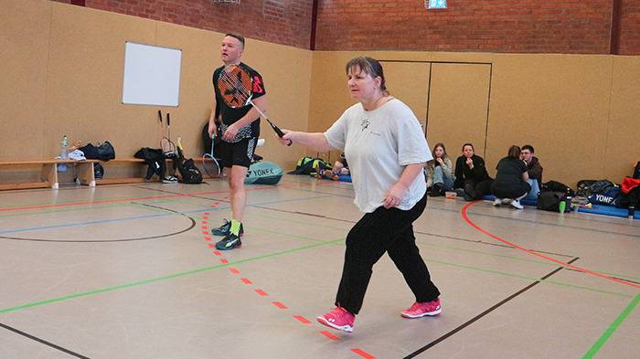 Tommy und Regina auf dem Spielfeld