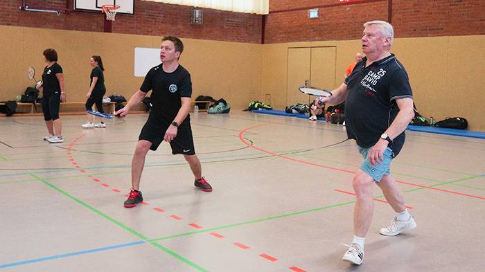 Gordon und Peter auf dem Spielfeld