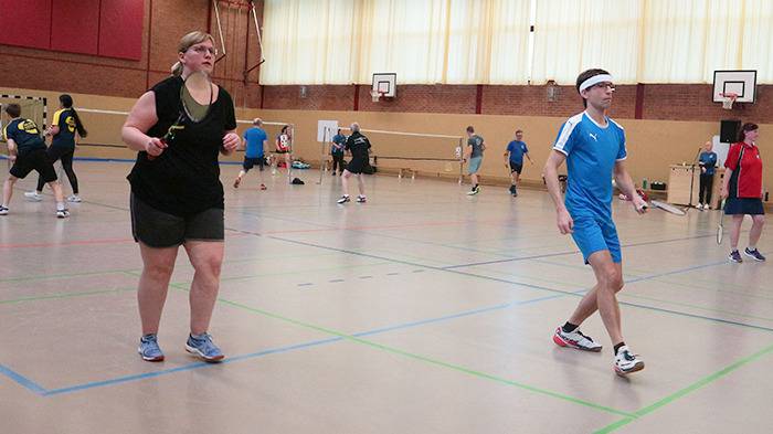 Anja und Hannes auf dem Spielfeld