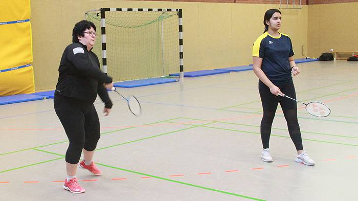 Heidi und Jia auf dem Spielfeld
