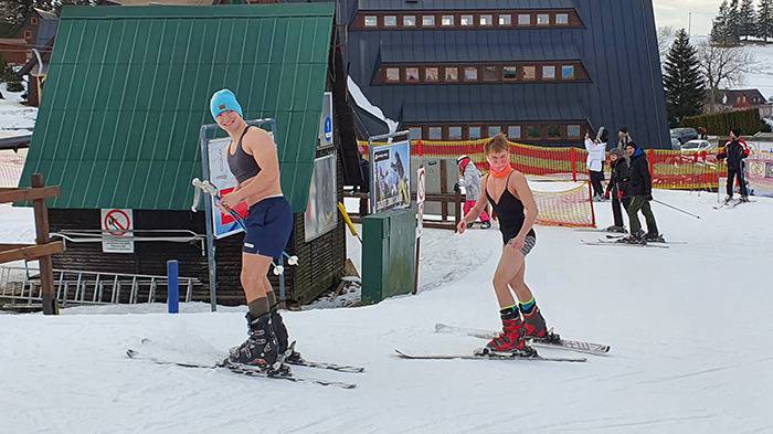 Adrenalin Park (U Arniky II.): Tim und Jonah fuhren zum Abschluss knapp begleidet die Piste herunter