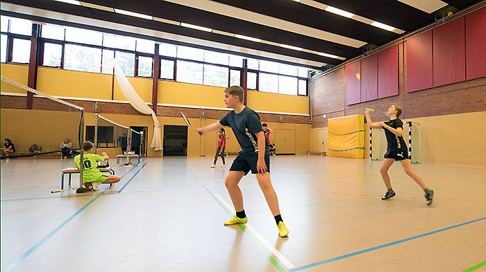 Spieler:innen auf dem Feld in Aktion 10