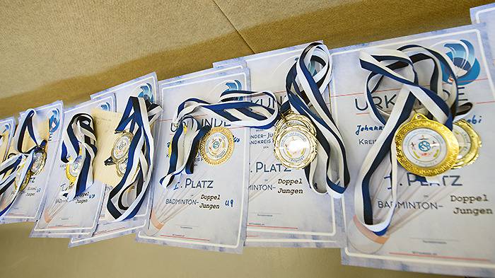 Urkunden und Medaillen