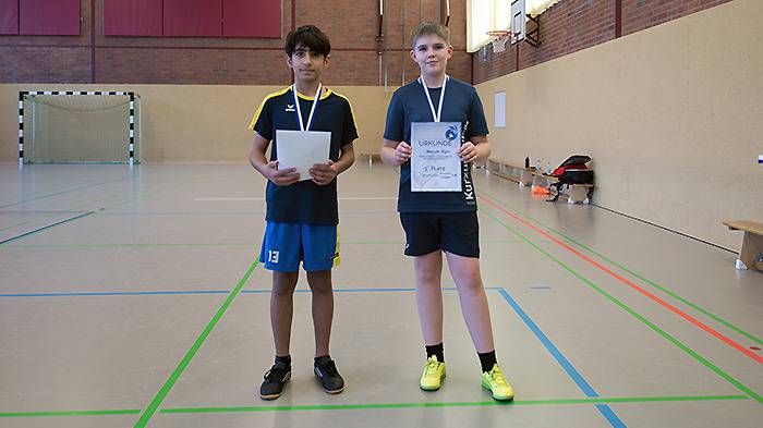 Siegerehrung Jungen Einzel u13 1. Salman 2. Alex