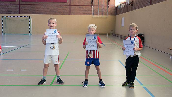 Siegerehrung Jungen Doppel u9 1. Johannes/Alexander 2. Joshua/Jonah