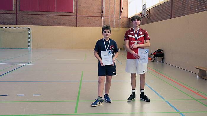 Siegerehrung Jungen Einzel u15 1. Mikhail u17 1. Milo