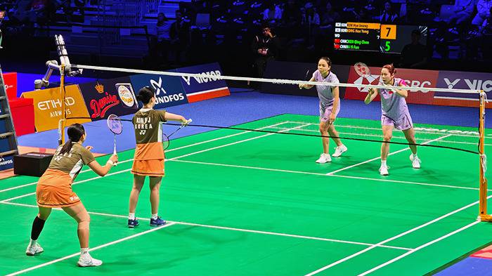 Damen-Doppel: KIM Hye Jeong / KONG Hee Yong vs. CHEN Qing Chen / JIA Yi Fan