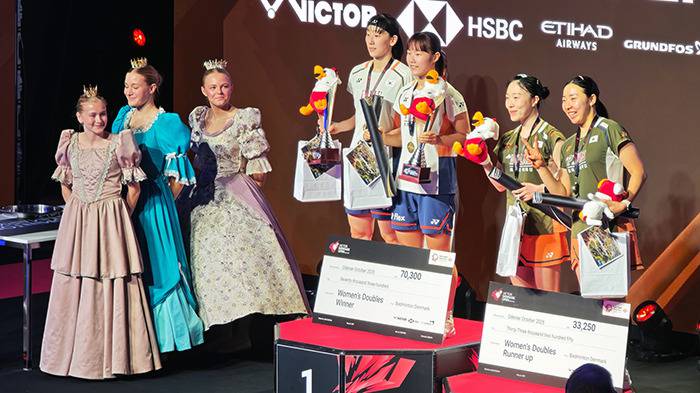 Siegerehrung Damen-Doppel: 1. BAEK Ha Na / LEE So Hee und 2. KIM Hye Jeong / KONG Hee Yong