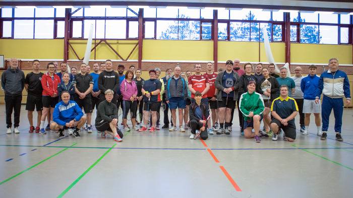 Alle Teilnehmer:innen zu Beginn auf Gruppenfoto