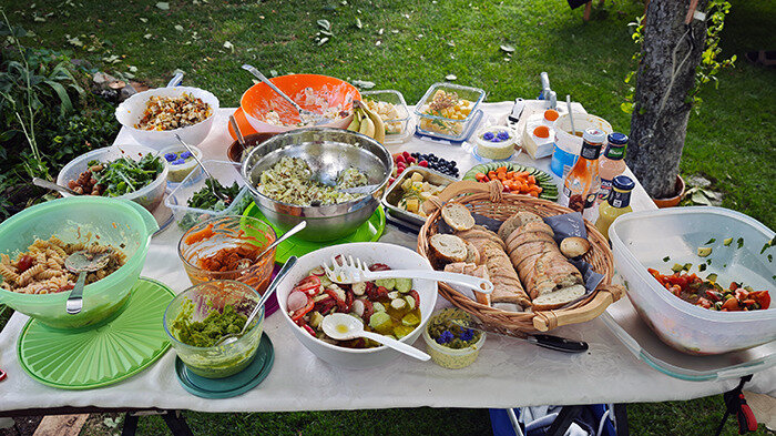 Tisch mit Essen